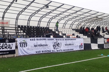 10m vlajka s polyesteru pre FC Petržalka
